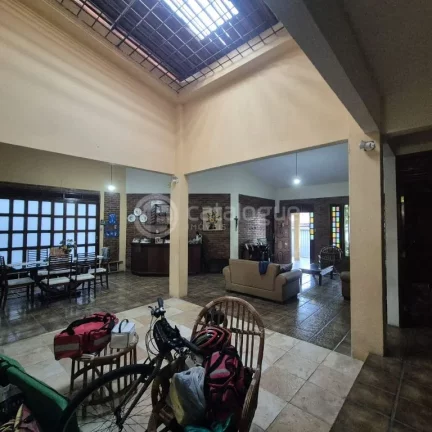 Imagem Venda de uma casa em Alagamra17 x 30 com 4 suítes, sala para 3 ambts, escritório, Dce, 1 Flat, Vagas de garagem