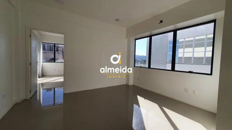 Imagem Sala Comercial 1 dormitórios à venda Nossa Senhora das Dores Santa Maria/RS