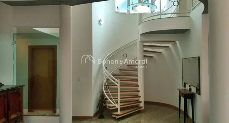 Imagem Sobrado, projeto em Y, 4 quartos, 3 suítes. No térreo: sala de estar com lareira, sala de jantar, ...
