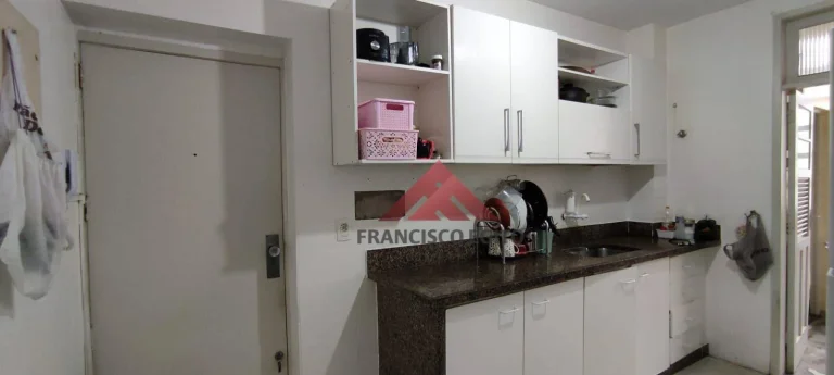 Imagem Apartamento com 3 dormitórios à venda, 120 m² por R$ 380.000,00 - Icaraí - Niterói/RJ