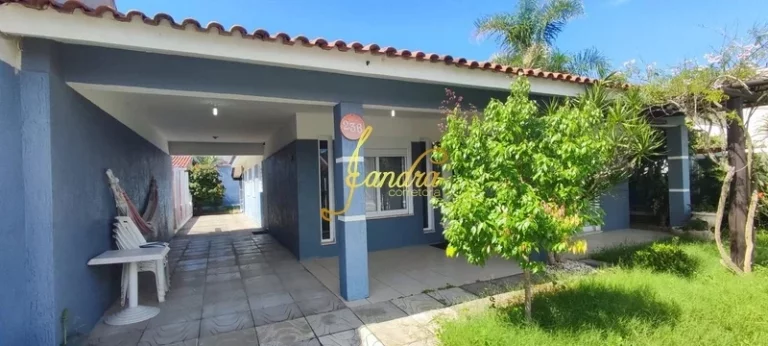 Imagem Casa no centro de Xangri-lá com 04 dormitórios