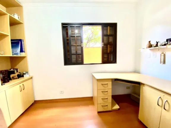 Imagem Casa Sobrado, 5 dormitórios ( 2 suítes), 6 vagas - Jardim Alvorada - Sjc.