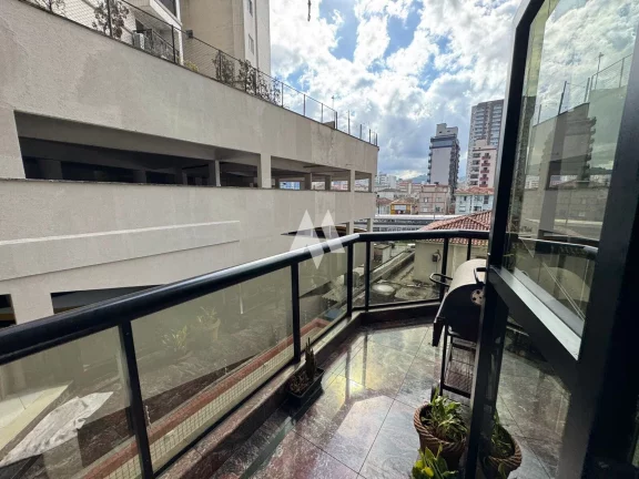 Imagem Apartamento à venda com 4 dormitórios, 3 suítes e 2 vagas - Gonzaga / Santos
