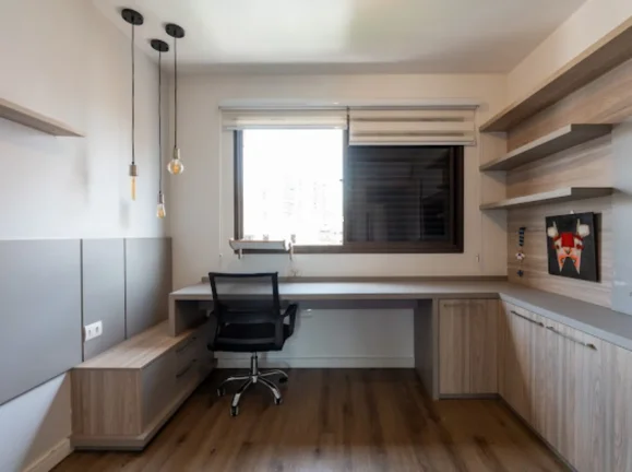 Imagem Imperdível oportunidade! Apartamento de 3 quartos com suíte, sala ampla e 3 vagas na garagem em Moema, SP. Confira!