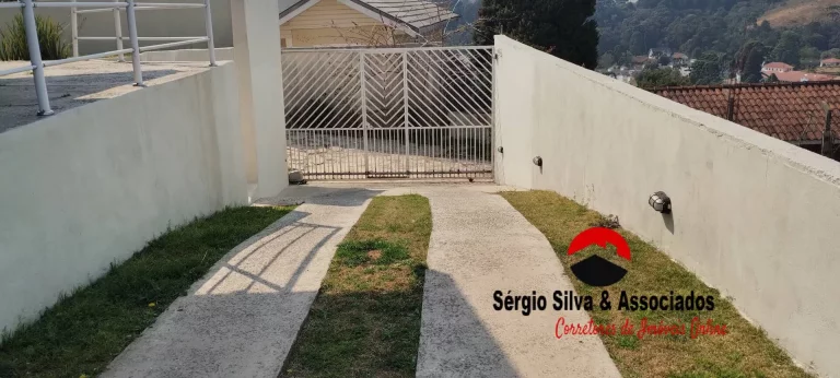 Imagem Casa a Venda Localizado na Região da Nova Suiça em Campos do Jordão -SP.