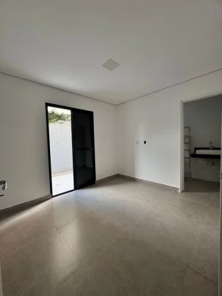 Imagem Casa Triplex Geminada - 134m² ,Arquitetura Moderna, Conforto Excepcional e na melhor localização da Praia da Enseada.