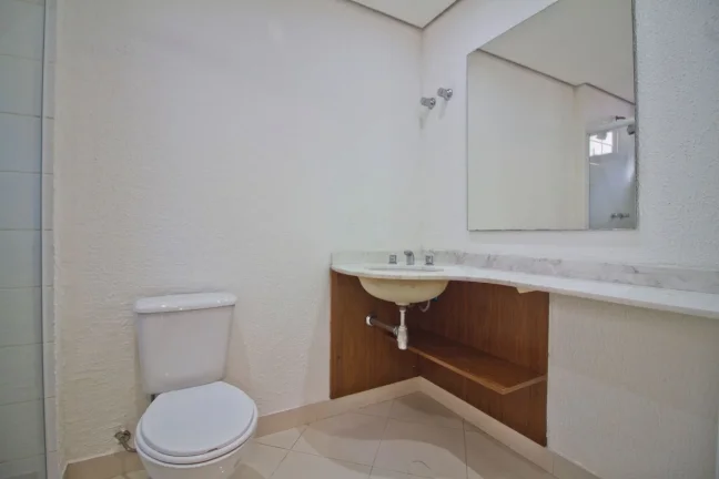 Imagem Apartamento 34M² Reformado, 1Q, 1 Banheiro, 1 Vaga, Varanda, Piscina, Academia, Salão de Festas, Sol da Manhã, Portaria 24h.