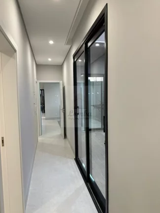Imagem Casa em Condomínio de Luxo com 3 Suítes e 4 Vagas de Garagem em Coxipó da Ponte, Cuiabá-MT - Imperdível!