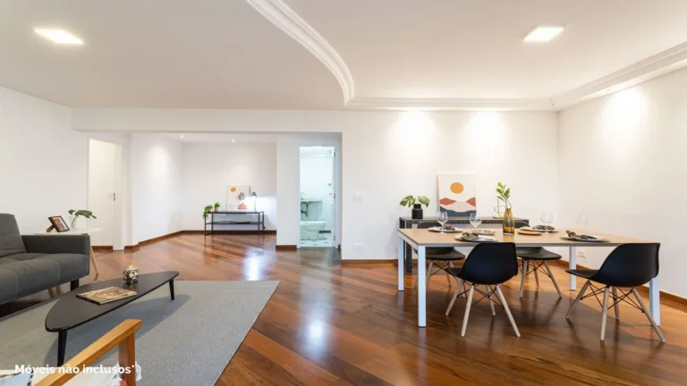 Imagem Apartamento 139M² Reformado, 4Q, 1 Suíte, 2 Banheiros, 2 Vagas, Varanda, Lavabo, Piscina, Salão de Festas e Jogos, Quadra, Portaria 24h, Sol da Manhã.