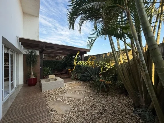 Imagem Sobrado mobiliado e decorado com piscina