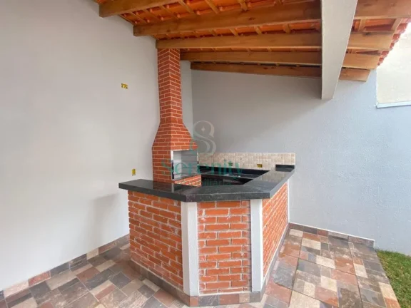 Imagem Casa para alugar no Jardim Maria Luiza - 2 Dormitórios - 1 suíte, 2 vagas de garagem - Edícula com churrasqueira - R$2.500,00/mês.