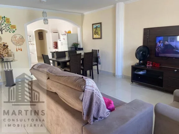 Imagem Ampla casa com piscina próximo a praia do Caiçara - 3 Dormit