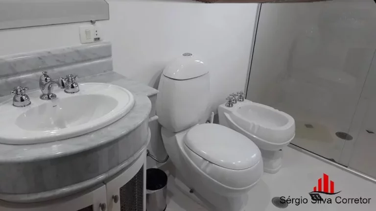 Imagem Casa com 04 Suítes à Venda, em Condomínio Fechado Alto Padrão.