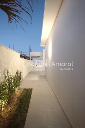 Imagem Casa a venda térrea, com 350,00 m² de área construída em terreno de 702,00 m² na parte central ...