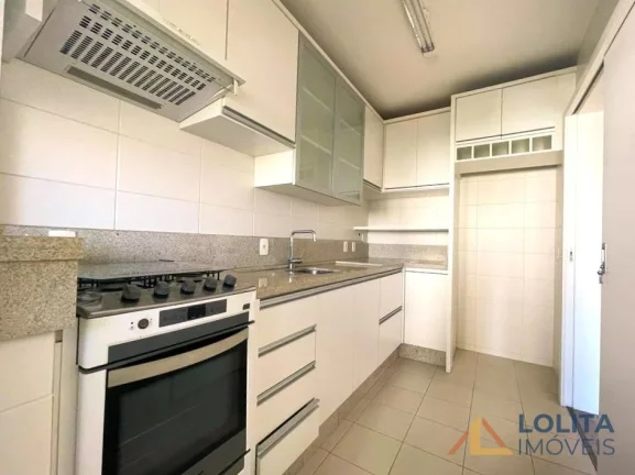 Apartamento à Venda, 3 quartos sendo 1 suíte, no Centro de Florianópolis/SC