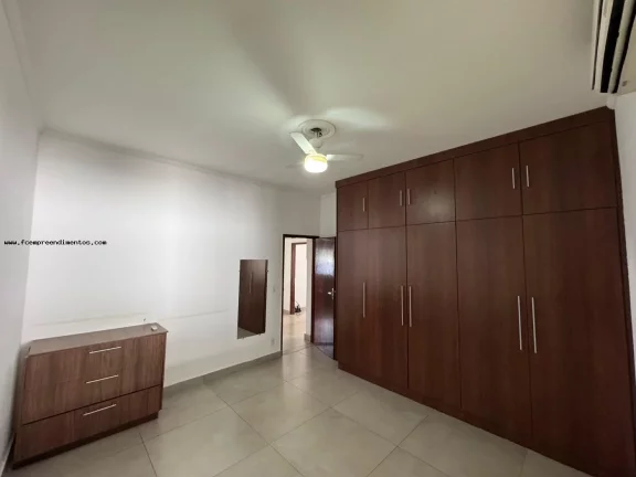 Imagem Casa para Locação em Limeira, Vila Claudia, 5 dormitórios, 3 banheiros, 2 vagas