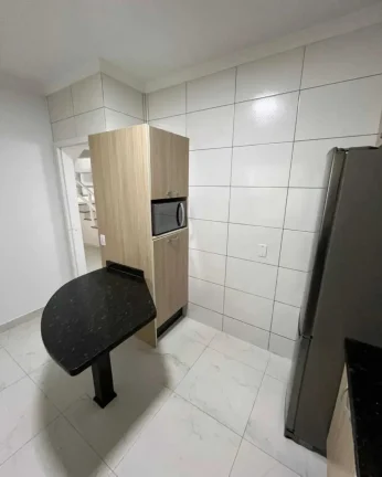 Imagem Sobrado com 3 dormitórios sendo 1 suíte e 1 vaga de garagem em Balneário Camboriú/SC