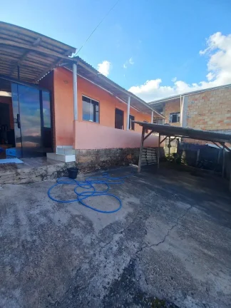 Imagem Casa com 3 Quartos e Espaço Gourmet no Bairro Violete, Alfredo Vasconcelos/MG