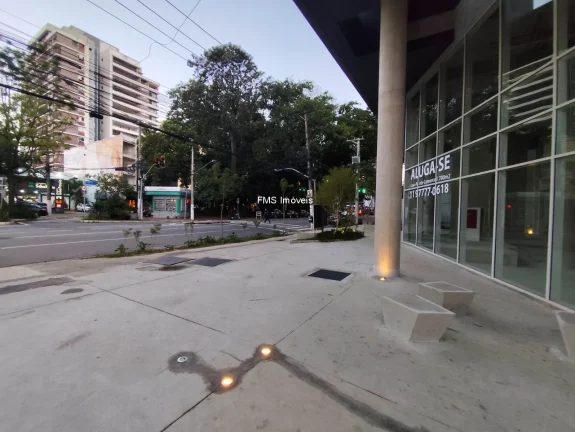 Imagem Loja com 700m2 em Pinheiros.