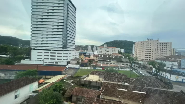 Imagem Sala Comercial para Locação com 1 Vaga e Segurança na Vila Mathias em Santos/SP