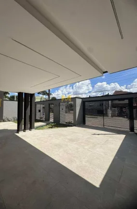 Imagem Casa de Alto Padrãoà venda, com píscina 2 suítes no Centro de Piraquara