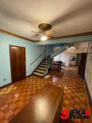 Imagem Casa para locação no Tatuapé - São Paulo-SP com 3 quartos, 2 banheiros e 230m². Venha conferir!