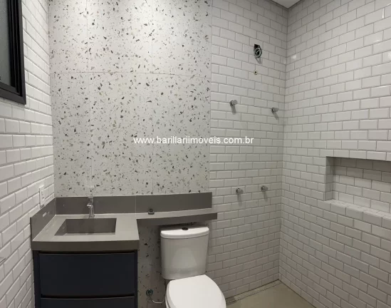 Imagem Imperdível! Casa de alto padrão à venda em Ribeirão Preto-SP, Condomínio Praça dos Pássaros: 3 quartos, 3 suítes, 2 salas, 5 banheiros, 4 vagas de garagem, 200m². Venha conferir!