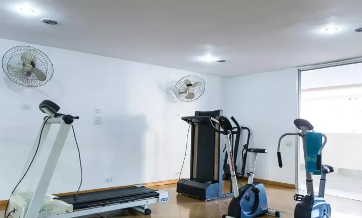 Imagem APARTAMENTO 3 QUARTOS C/ 130M² - LARANJEIRAS - RJ IMÓVEL AVALIADO EM R$ 1.590.000,00 1ª PRAÇA: 26/01/2026 - VALOR INICIAL DE VENDA: R$ 1.590.000,00 2ª PRAÇA: 29/01/2026 - VALOR INICIAL DE VENDA: R$ 795.000,00