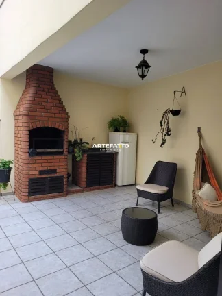 Imagem Casa com piscina bem localizada