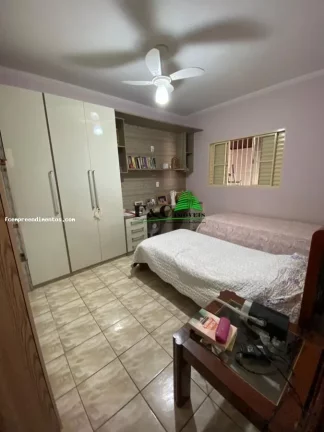 Imagem Casa para Venda em Limeira, Jardim Residencial Guimarães, 2 dormitórios, 1 banheiro, 3 vagas