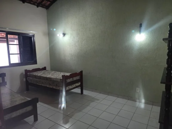 Imagem Excelente Casa em Itanhaém a poucos passos do mar, 141,40M², 2 Dorms, 1 Suíte, 10 Vagas, Jardim.