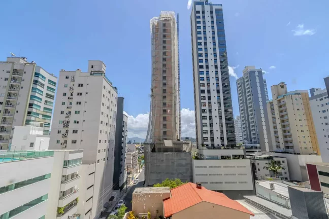 Imagem Apartamento mobiliado com 3 dormitórios sendo 1 suíte e 2 vagas no Fazenda em Itajaí/SC