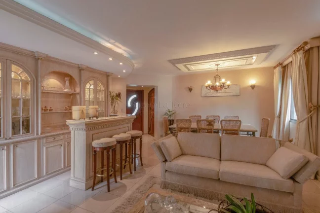 Imagem Apartamento com ótima localização, próximo à estação Clínicas do metrô. Região muito favor...