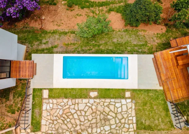 Imagem Exclusividade: Design Moderno com Vista para a Pedra do Baú