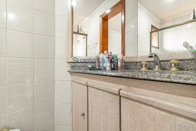 Imagem Apartamento com 217 m², um por andar, 04 suítes, sendo 03 com terraços e a master com closet, hid...