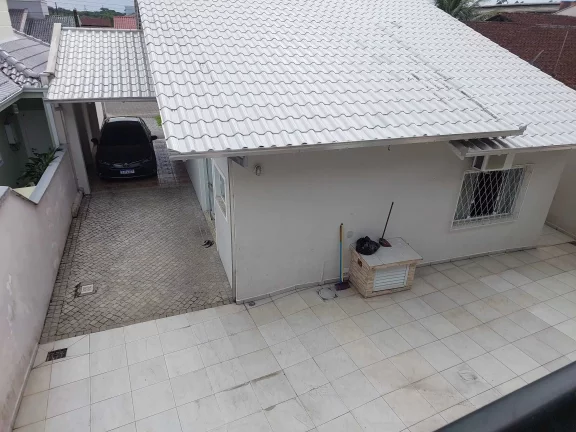 Imagem Casa com edícula independente, 5 dormitórios e garagem em terreno único em Pirabeiraba Joinville/SC