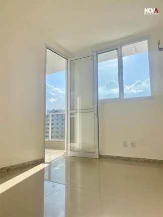 Imagem Apartamento em andar alto, com excelente ventilação, vista aberta e localização privilegiada a p...