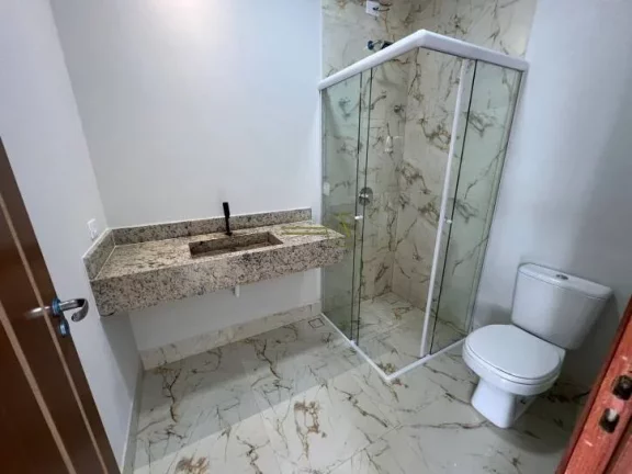 Imagem Casa térrea moderna à venda, dois lotes, pé na areia, 50 metros do mar