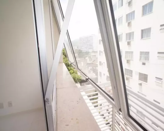 Imagem Rua Soares Caldeira - Madureira - - Vendo sala de 22m² - Centro Empresarial Madureira - Oportunidade R$90.000,00
