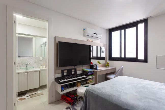 Imagem Apartamento à venda, com 4 quartos, 220m²