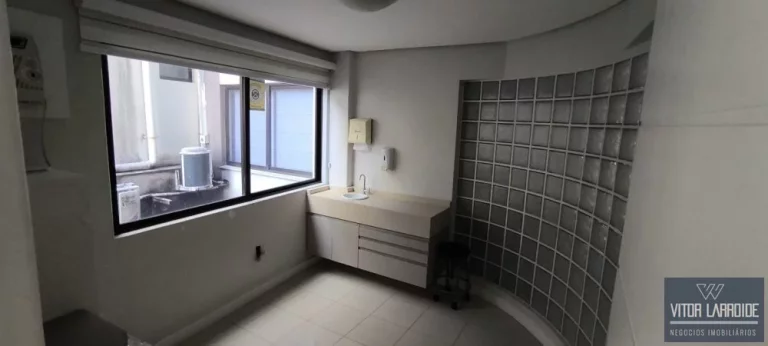 Imagem Sala Comercial 102m² no Interclínicas em Tubarão