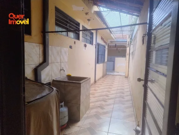 Imagem Casa à venda em Ribeirão Preto-SP, Vila Mariana: 3 quartos, 1 suíte, 2 salas, 4 banheiros, 2 vagas de garagem, 225 m².