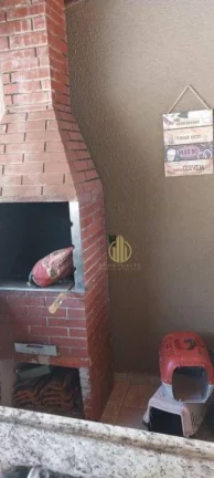 Imagem Casa com piscina em um espaço de 339 m²