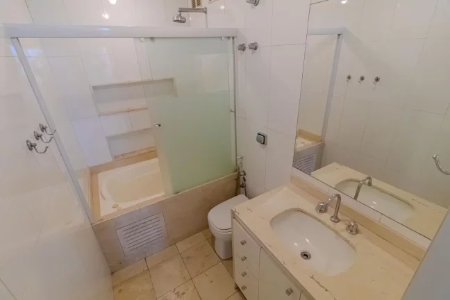 Imagem Apartamento para Venda em Rio de Janeiro, Barra da Tijuca, 3 dormitórios, 1 suíte, 3 banheiros, 2 vagas