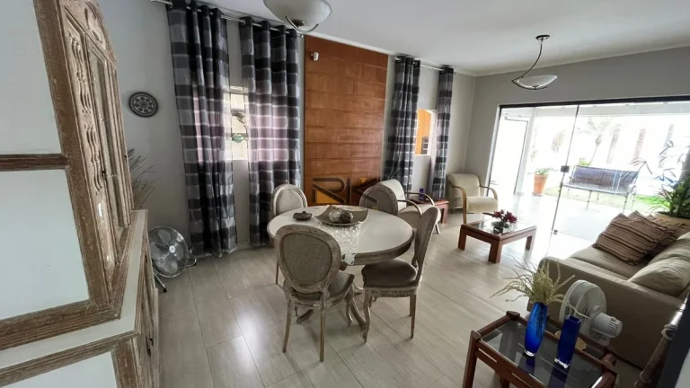 Imagem SOBRADO A VENDA NO CENTRO COM 3 DORMITÓRIOS SENDO 1 SUÍTE,SALA DE ESTAR E JANTAR,ESPAÇO GOURMET CM CHURRASQUEIRA