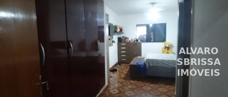 Imagem Casa com duas residências. Uma com suíte e duas vagas cobertas na garagem - outra com dois dormitórios e uma vaga na garagem na Vila Leis Itu/SP
