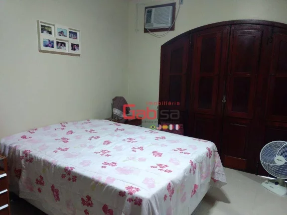 Imagem Casa com 3 dormitórios à venda, 283 m² por R$ 800.000,00 - Centro - São Pedro da Aldeia/RJ
