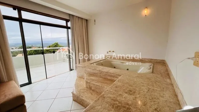 Imagem Linda casa em condomínio - ampla, funcional e muito aconchegante!

Documentação ok para financiam...