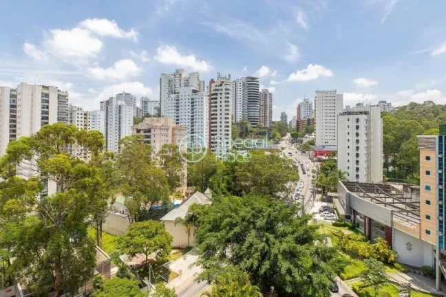Imagem Amplo apartamento à venda com 4 quartos, sendo 3 suítes, e 4 banheiros no total. Este apartamento ...