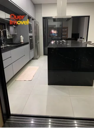 Imagem Casa em Condomínio à Venda em Ribeirão Preto-SP: 3 quartos, 3 suítes, 2 salas, 5 banheiros, 4 vagas na Terras de Florença, 190m².
